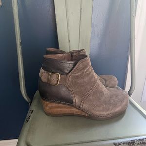 Taupe Dansko Shirley Booties, size 40